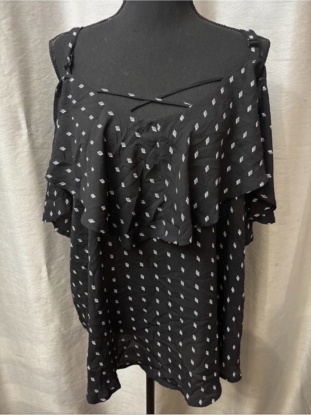 Torrid Black Diamond Print Cold Shoulder Ruffle Blouse - Size 2